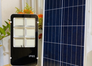 Đèn đường năng lượng mặt trời công trình dự án 400w, bảo hành 2 năm tại TPHCM