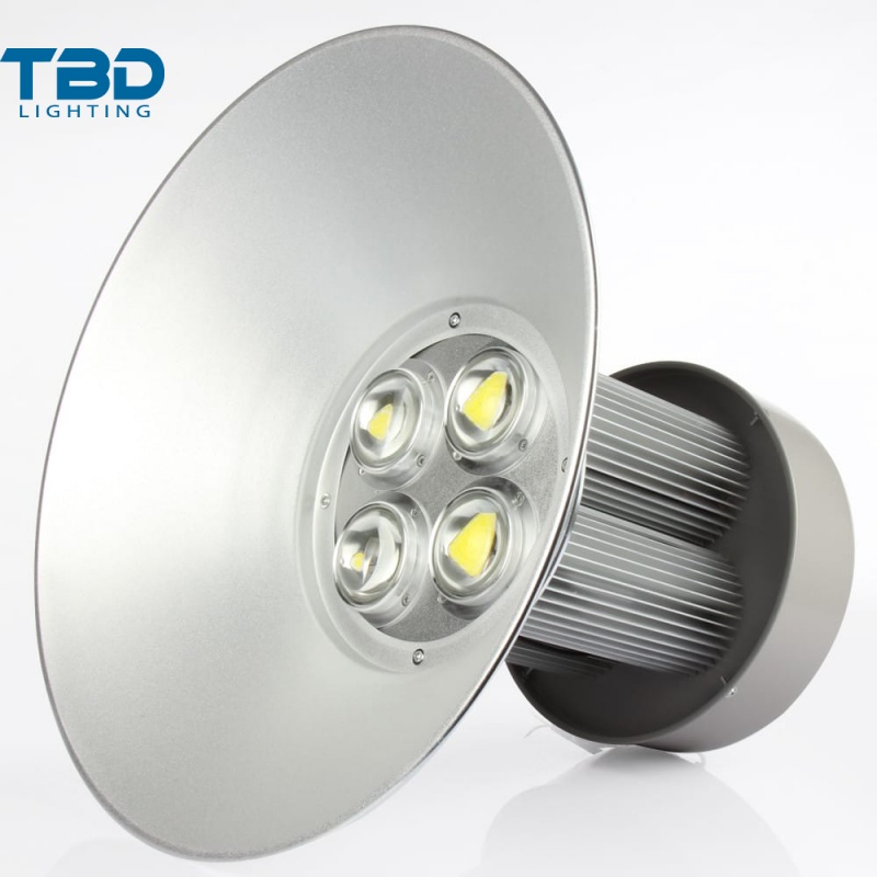 Đèn LED nhà xưởng giá rẻ giúp tiết kiệm chi phí trong việc thay thế đèn và chi phí điện năng. Chúng cung cấp ánh sáng tốt, tương tự với đèn truyền thống, nhưng sử dụng ít năng lượng hơn. Bạn sẽ hài lòng với sự lựa chọn này vì hiệu quả và tiết kiệm chi phí của nó.